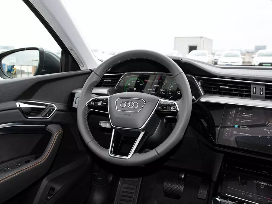 Audi e-tron 10