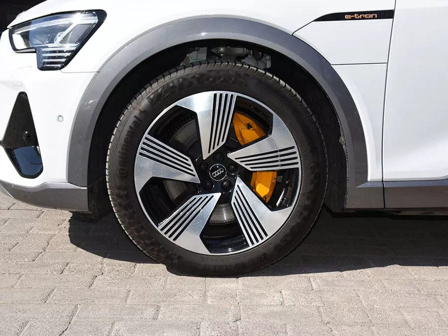Audi e-tron Sportback 0