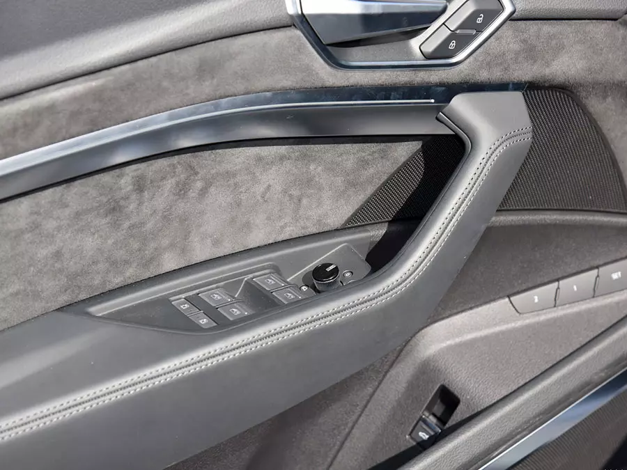 Audi e-tron Sportback 5