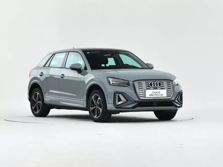 Audi Q2L e-tron 9