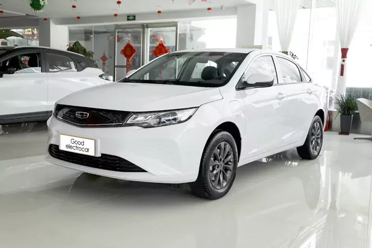 Geely Emgrand EV kupit v Rossii