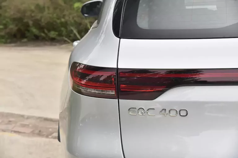 Mercedes EQC 22